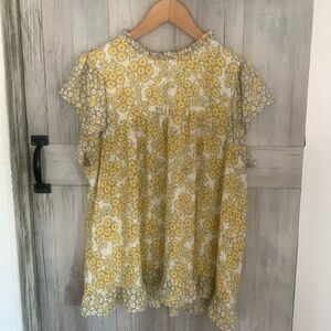 Flutter sleeve floral top